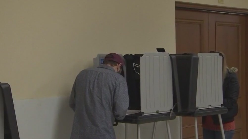 Conservative group sues over Oakland allowing non-citizen school board voting